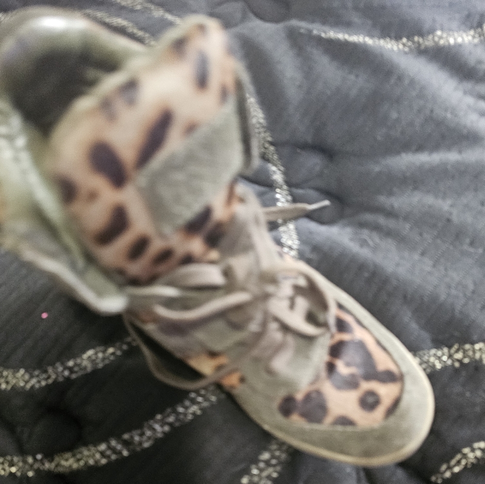Heeled sneakers